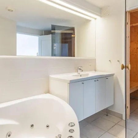 8 Person Holiday In דירה